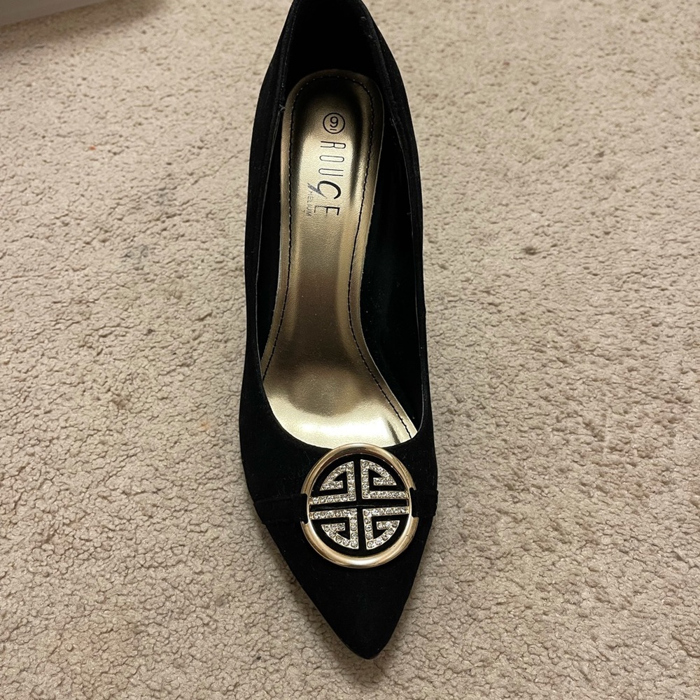 Rogue heels never worn size 9 in black